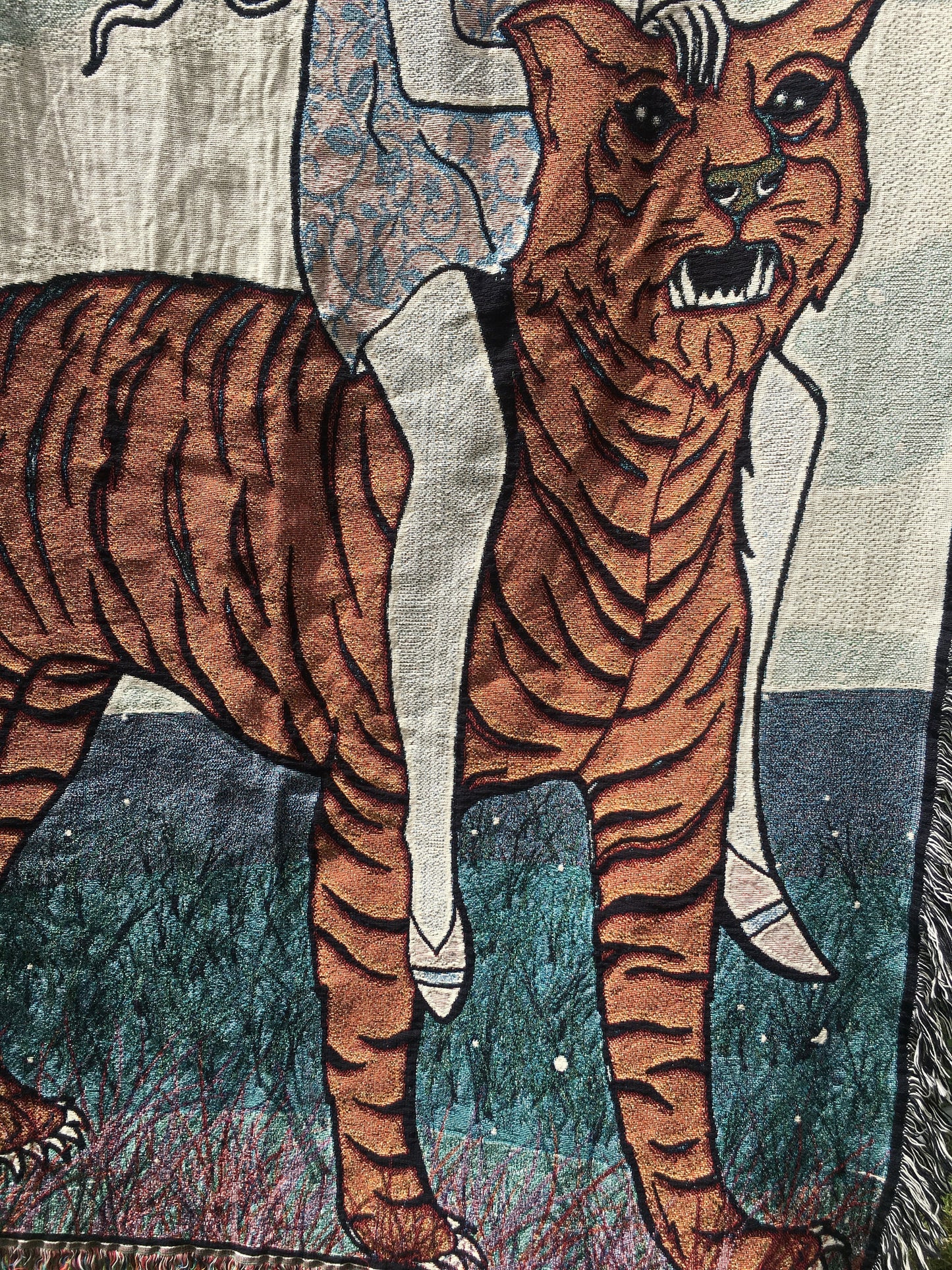 Strength woven blanket