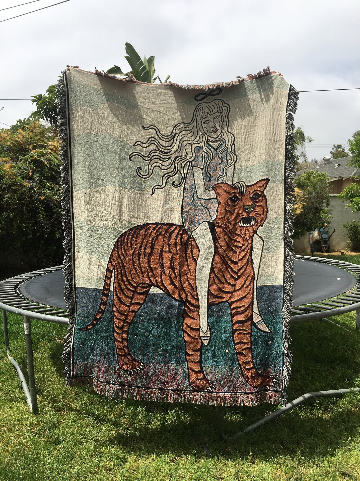 Strength woven blanket