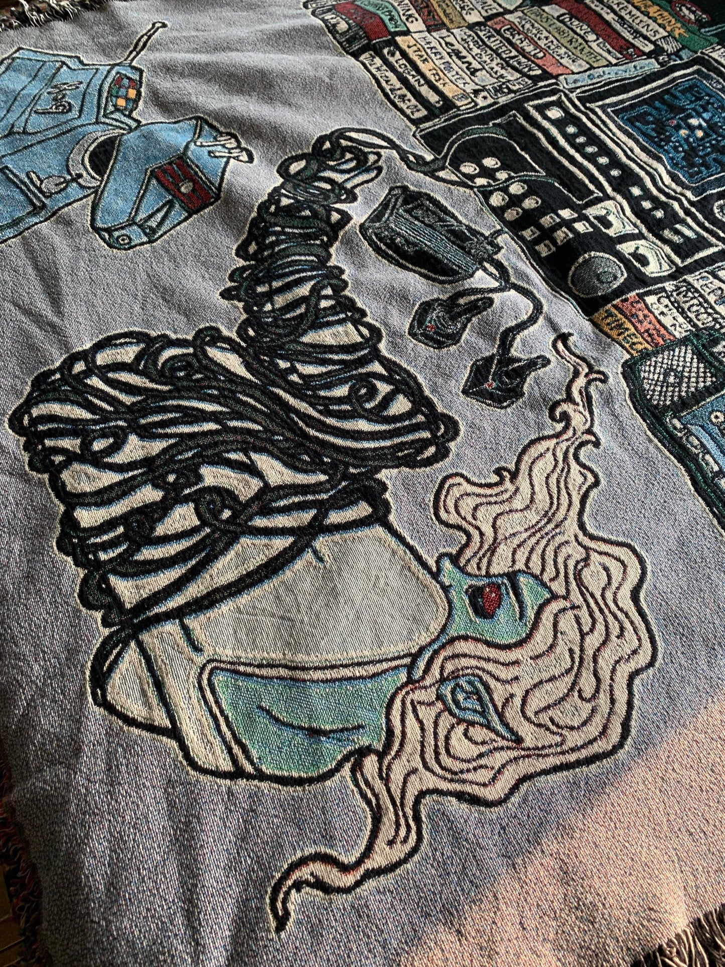 Tangled woven blanket