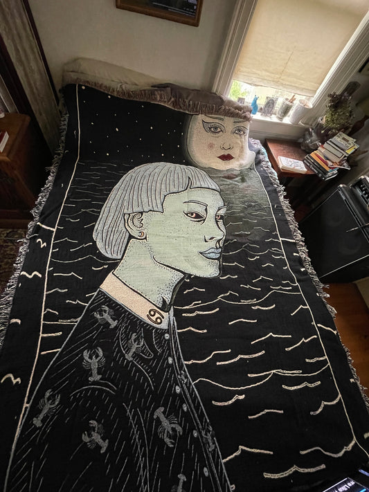 Moon woven blanket