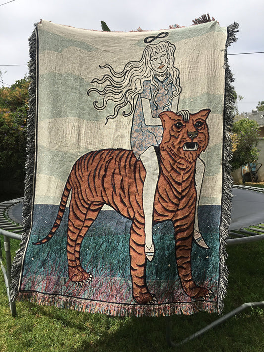 Strength woven blanket