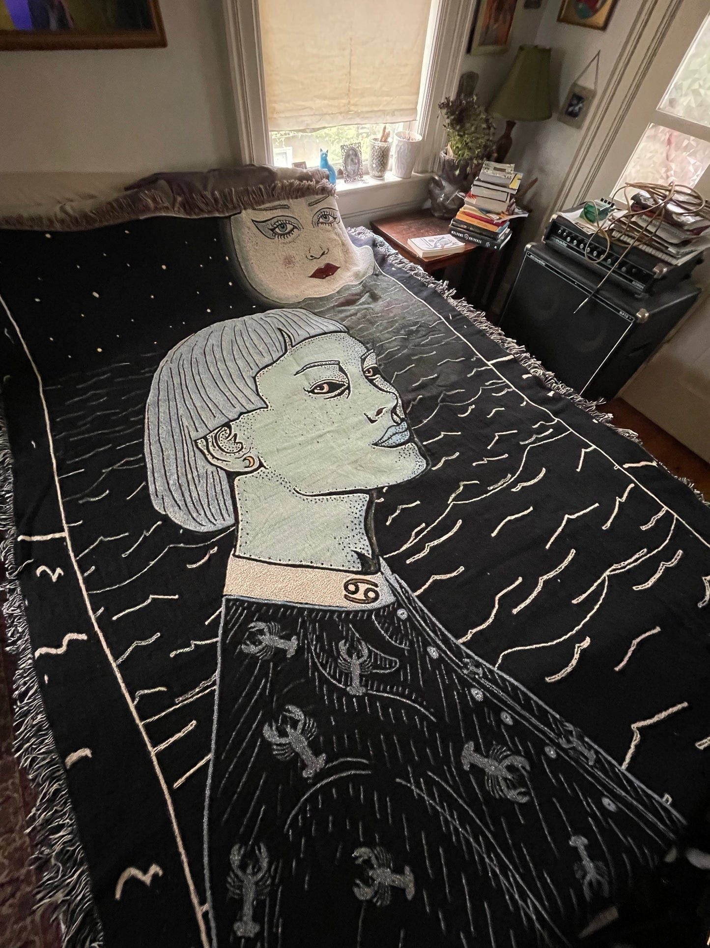 Moon woven blanket